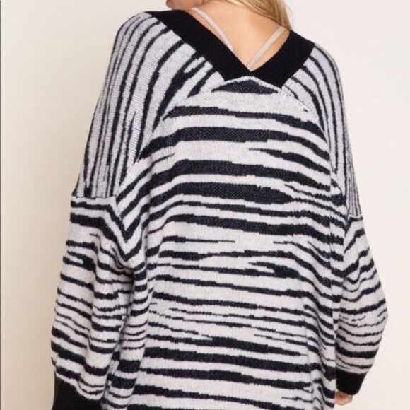 CARDIGAN Black & White Zebra Pattern - Picture 8 of 11